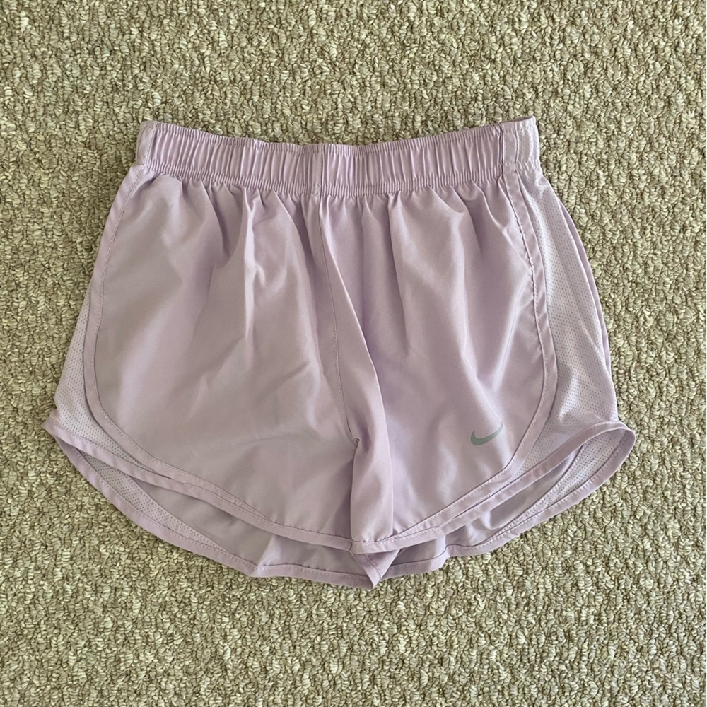 Lilac women’s tempo running shorts by Nike